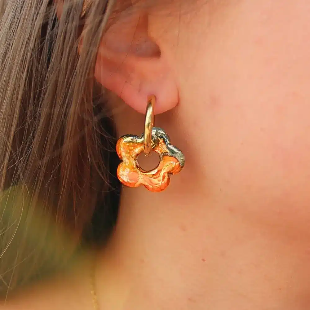 Fleurs oranges et vertes