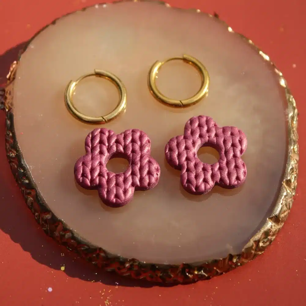 Grande fleur tressée violette