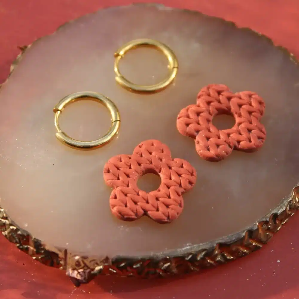 Grande fleur tressée terracotta