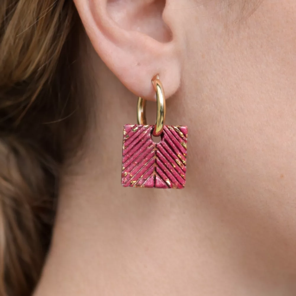 Carré strié lie de vin