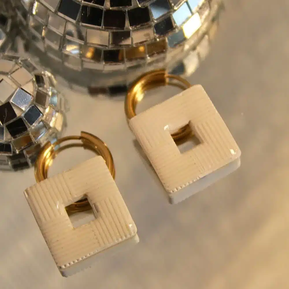 Carré blanc vintage