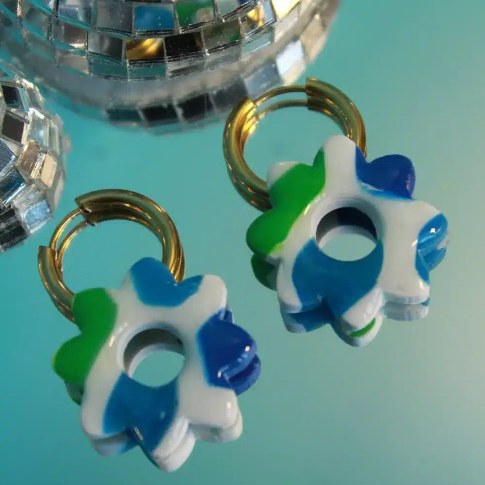 Fleur verte et bleue