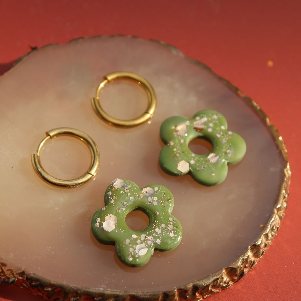 Fleur brillante olive