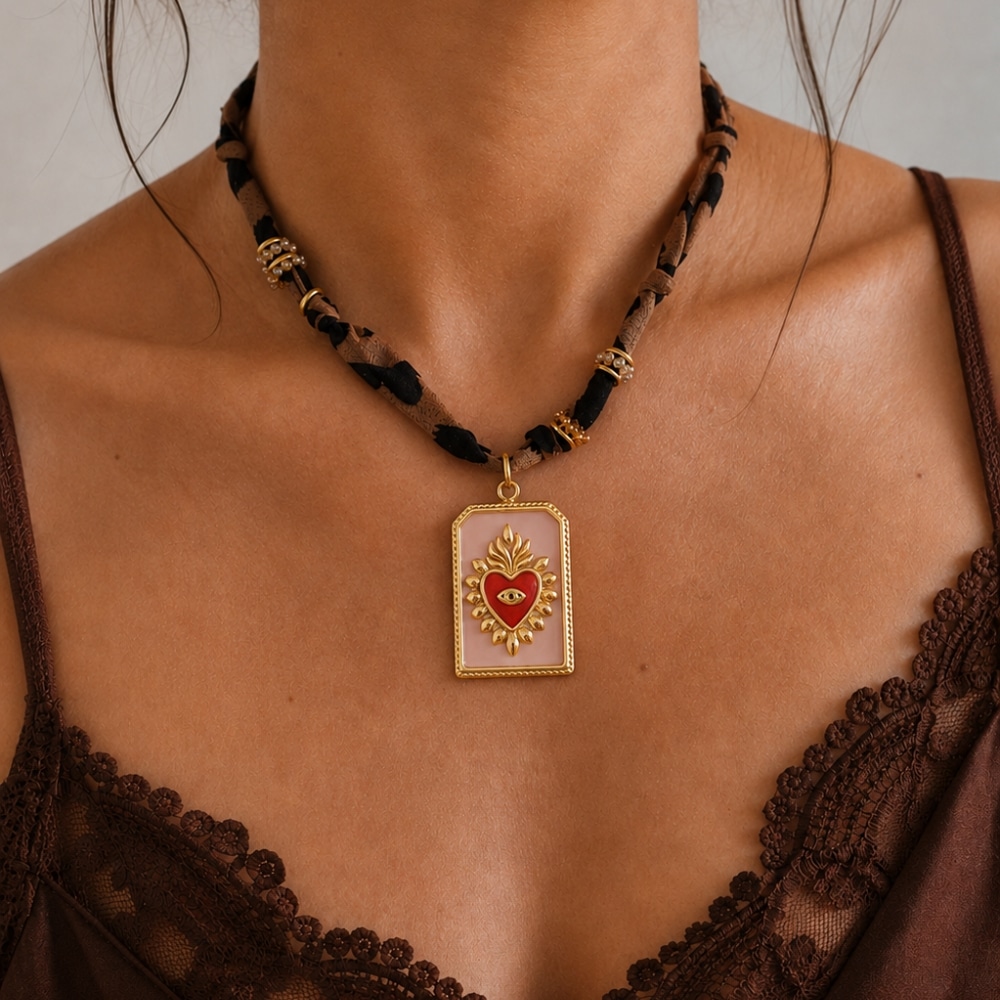 Collier foulard coeur