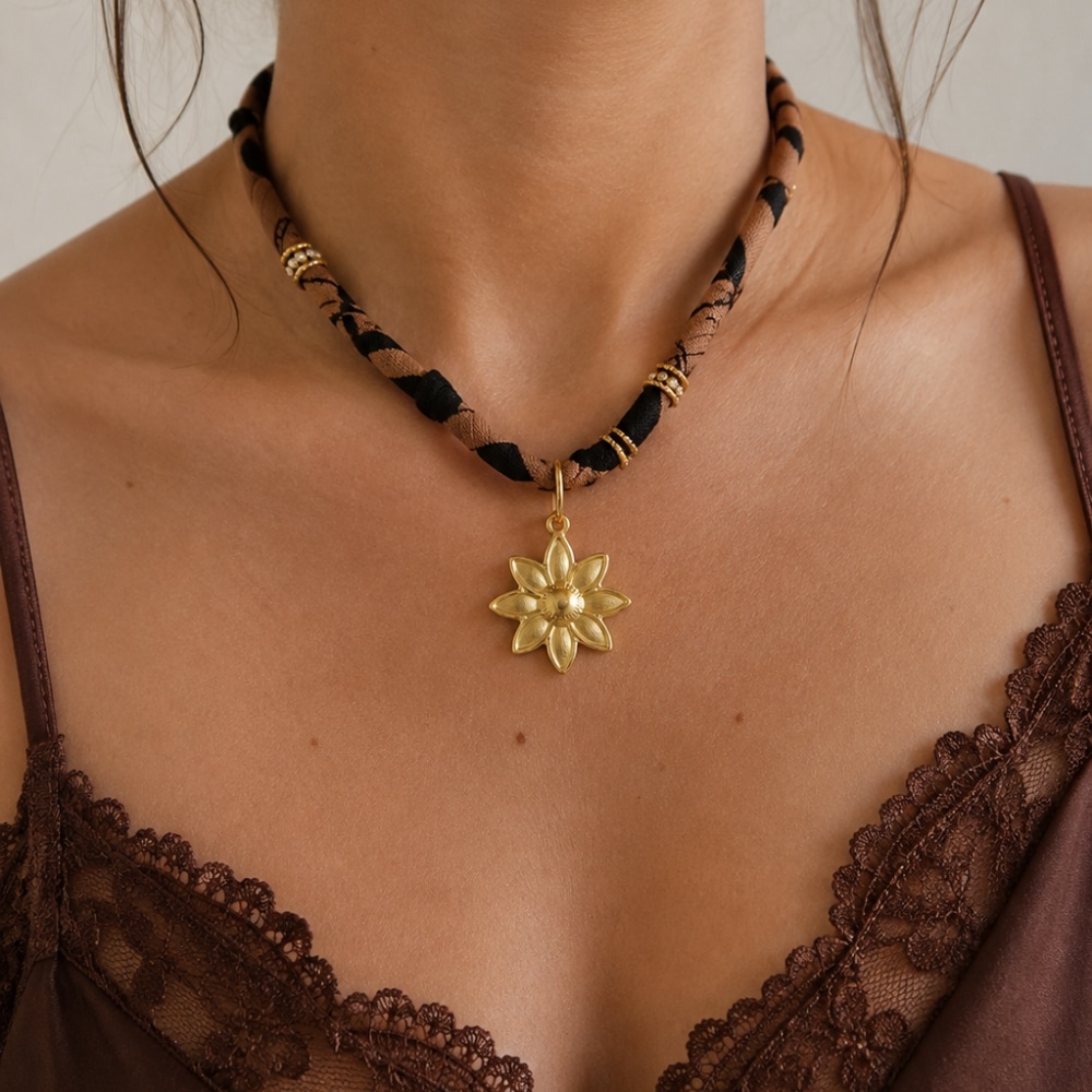 Collier foulard fleur dorée